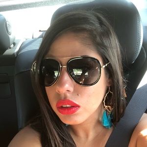 Meet your Posher, Vanessa